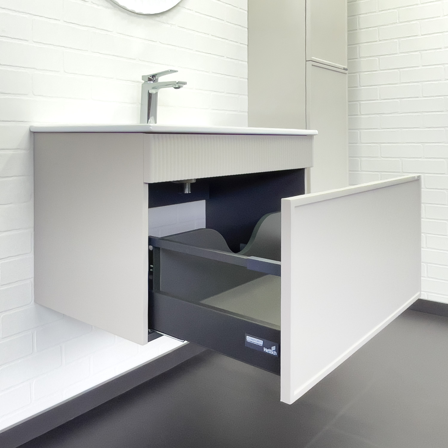 Тумба-умывальник для ванной Comforty Мадрид-80 серый шёлк с раковиной Comforty 80E