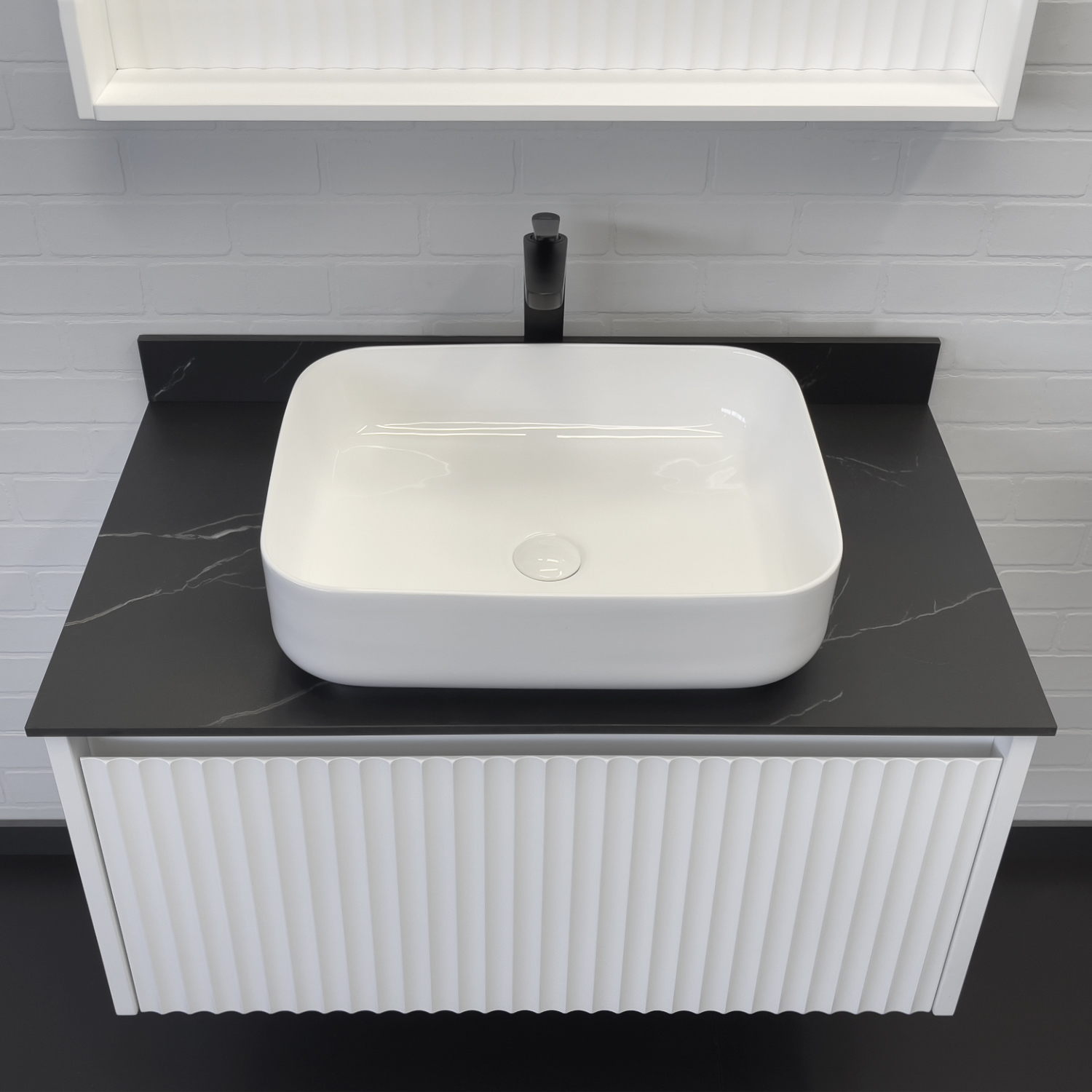 Тумба-умывальник Comforty Марсель-90 белый матовый со столешницей под мрамор Калакатта Блэк c раковиной Comforty T-Y9378