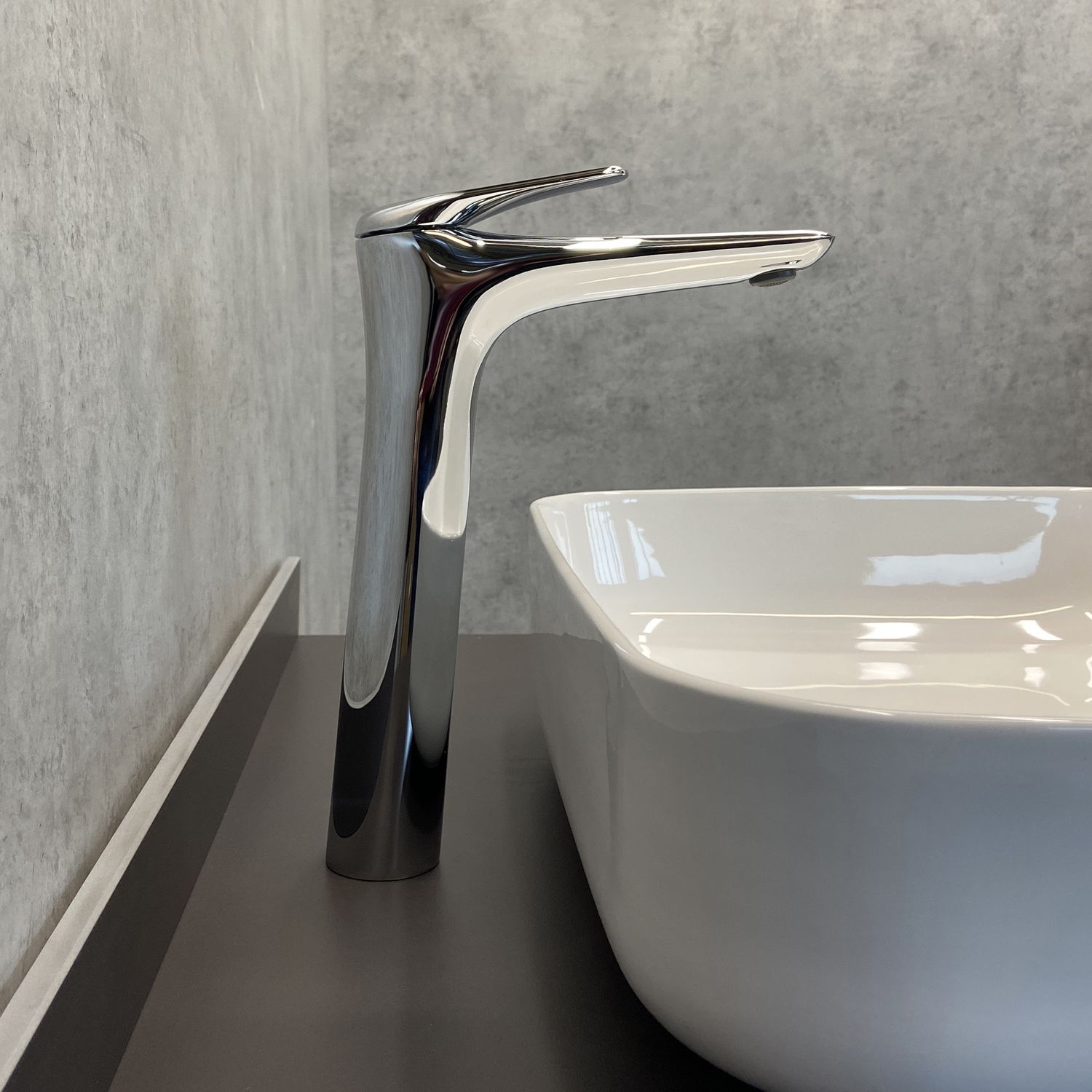 Смеситель для умывальника Comforty FC074B-CCT