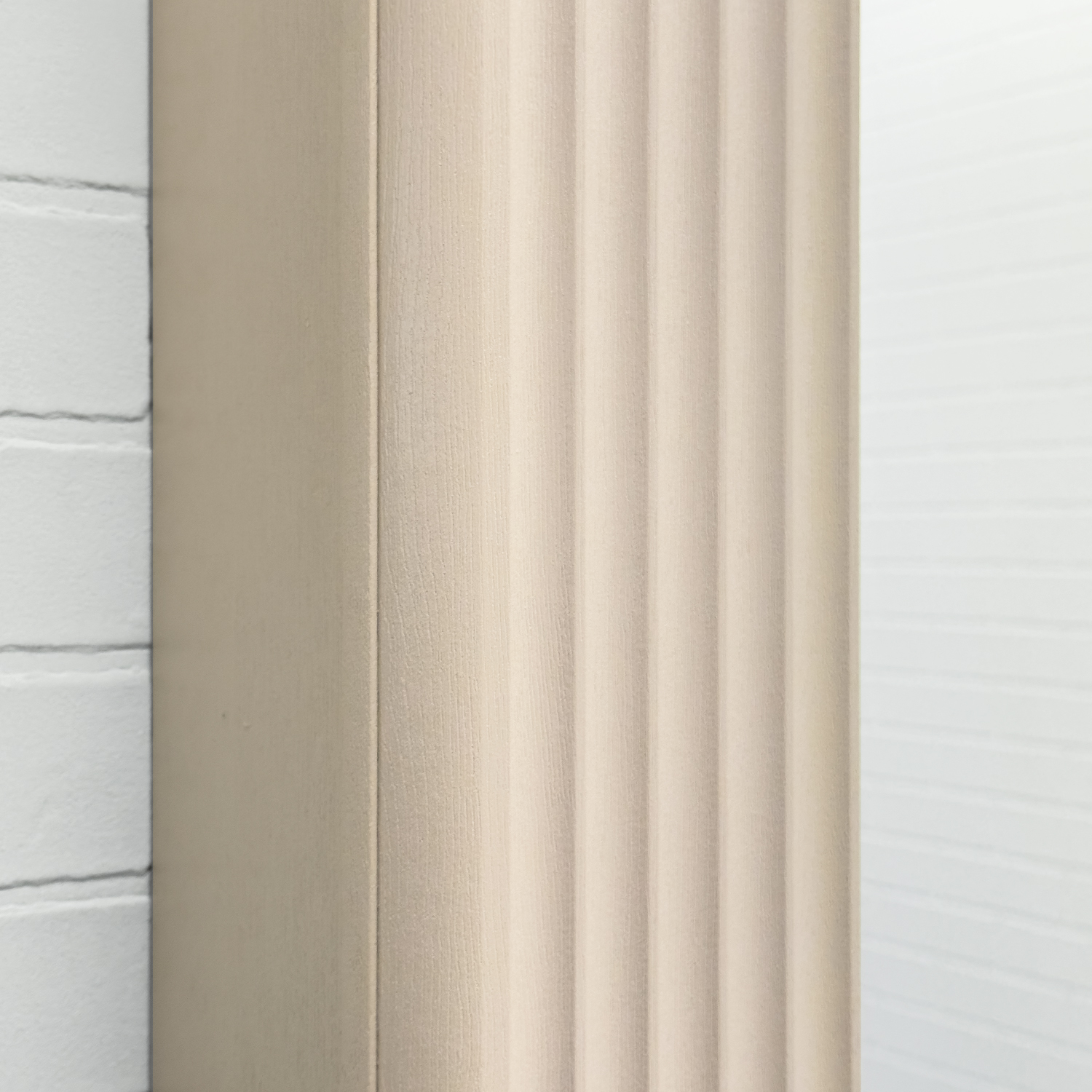 Зеркало-шкаф Comforty Ангара-60 дуб латте со светодиодной подсветкой