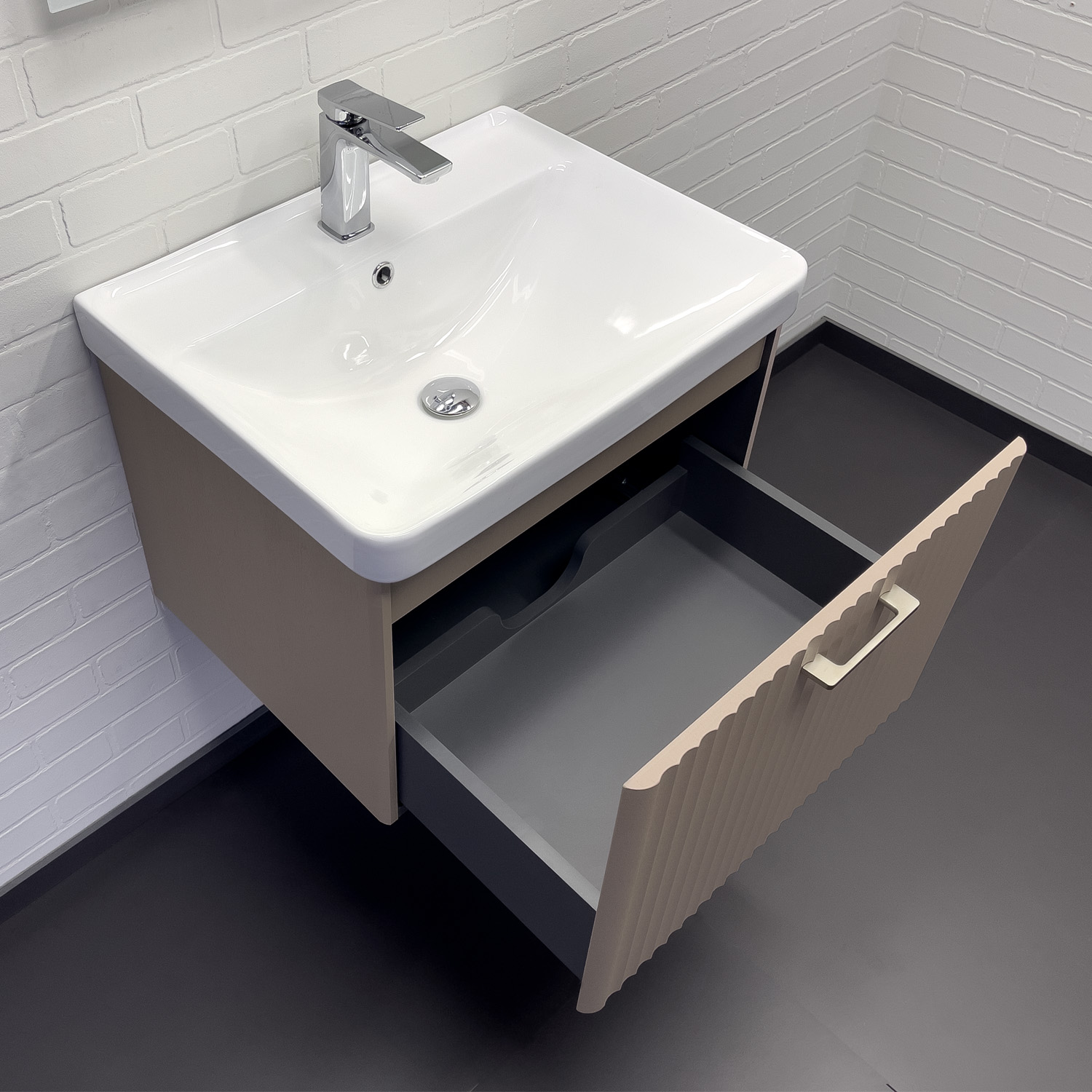 Тумба-умывальник Comforty Ангара-60П дуб латте с раковиной 4460