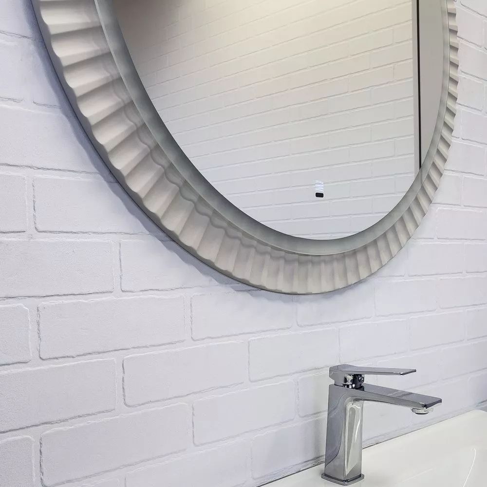 Зеркало Comforty Мадрид 90 светодиодная подсветка, бесконтактный сенсор, антизапотевание, серый шёлк