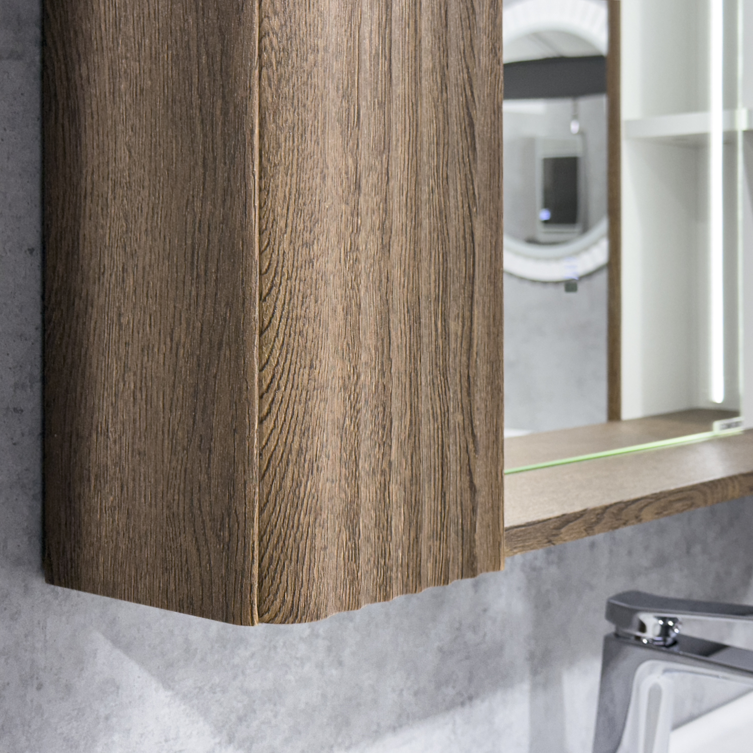 Зеркало-шкаф Comforty Ангара-90 дуб темно-коричневый со светодиодной подсветкой и антизапотеванием