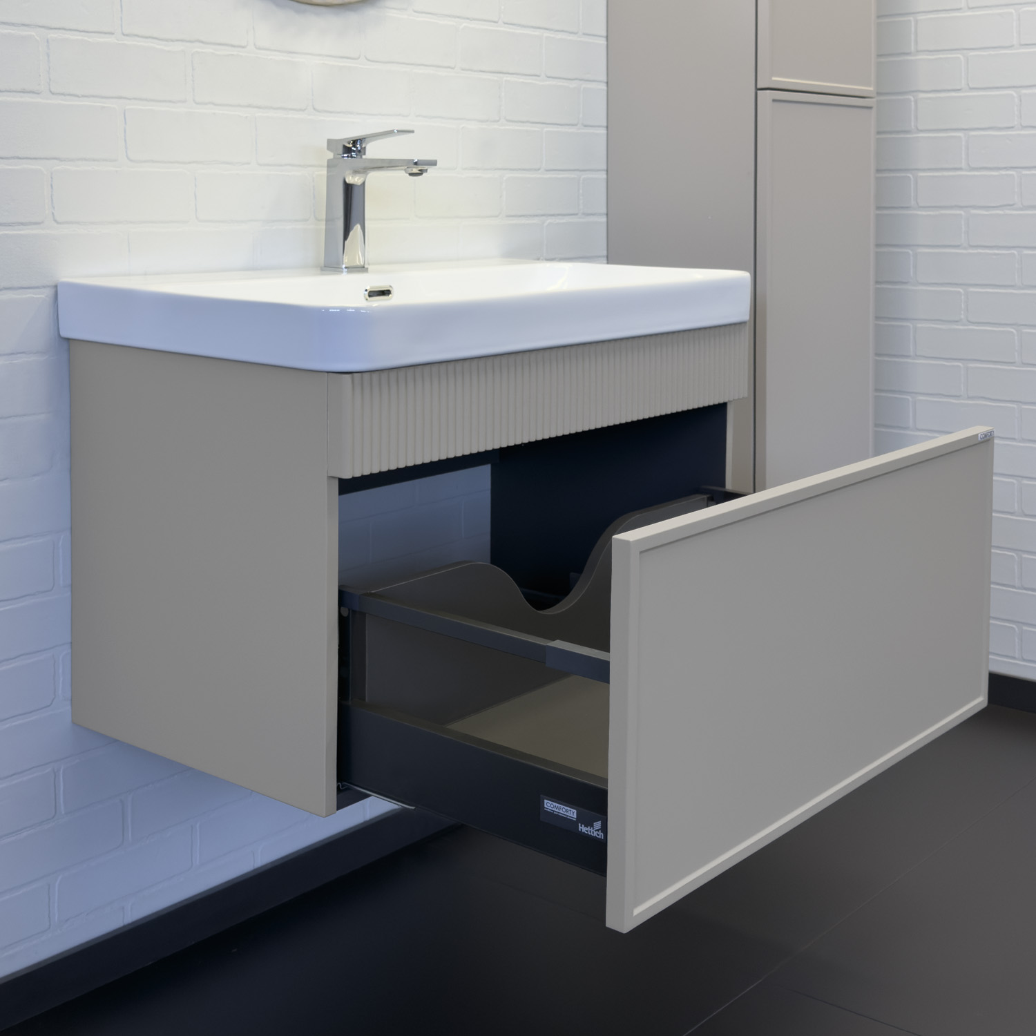 Тумба-умывальник для ванной Comforty Мадрид-80М серый шёлк с раковиной Comforty CF19595BX-80